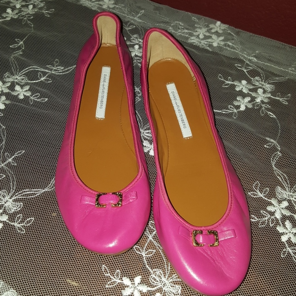 NWT Adorable Diane Von Furstenberg Ballet Flats